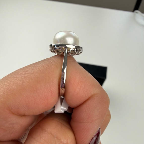 R.H. Macy & Co Womens Sterling Silver Freshwater Cultured Pearl Statement Ring - Picture 5 of 10